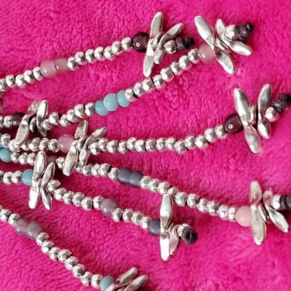 Uno De 50 Jellyfish Style Firefly Necklace With Color & Silver - Picture 2 of 9